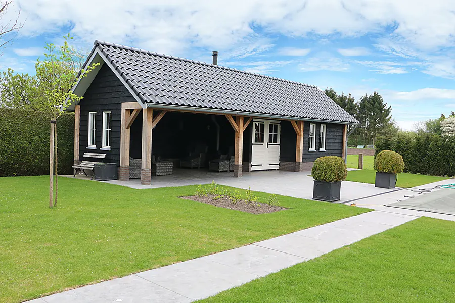 Kapschuur met veranda in Vaassen